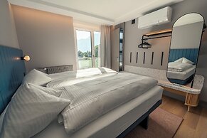 HOP Apartments & Suites