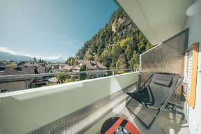 HOP Apartments & Suites