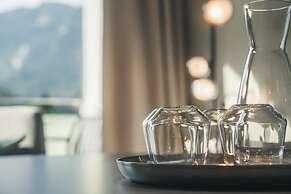 HOP Apartments & Suites