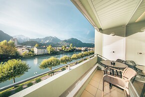 HOP Apartments & Suites