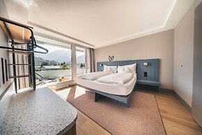 HOP Apartments & Suites