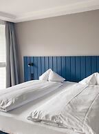 HOP Apartments & Suites