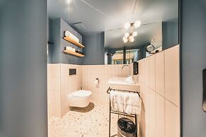 HOP Apartments & Suites
