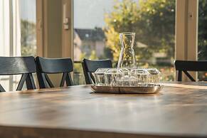 HOP Apartments & Suites