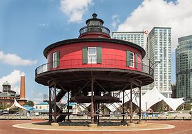 Pier 5 Hotel Baltimore