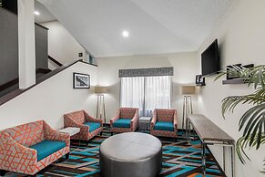 Clarion Inn & Suites DFW North