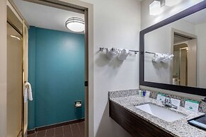 Clarion Inn & Suites DFW North
