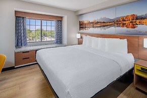 Days Inn & Suites by Wyndham Greeley