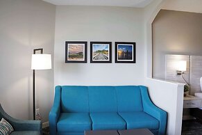 Comfort Suites Chincoteague Island Bayfront Resort