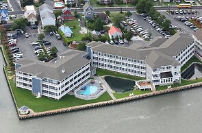 Comfort Suites Chincoteague Island Bayfront Resort