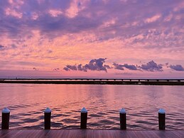 Comfort Suites Chincoteague Island Bayfront Resort