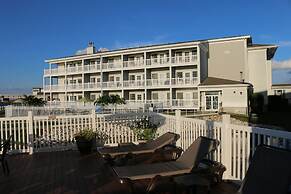 Comfort Suites Chincoteague Island Bayfront Resort