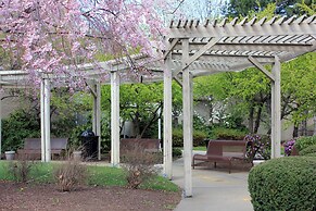 DoubleTree by Hilton Hotel Boston Bayside