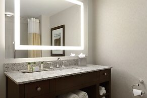 DoubleTree by Hilton Hotel Boston Bayside