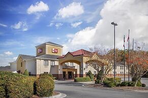Best Western Plus Suites-Greenville