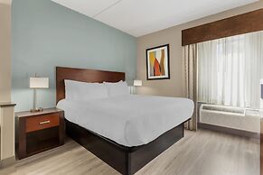 Best Western Plus Suites-Greenville