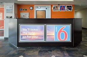 Motel 6 Mobile, AL