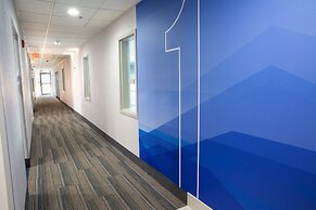 Holiday Inn Express & Suites Dayton-Huber Heights by IHG