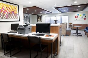 Holiday Inn Express & Suites Dayton-Huber Heights by IHG