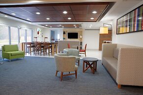 Holiday Inn Express & Suites Dayton-Huber Heights by IHG