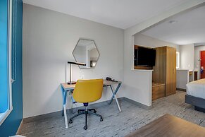 Holiday Inn Express Hotel & Suites Portland-Jantzen Beach by IHG