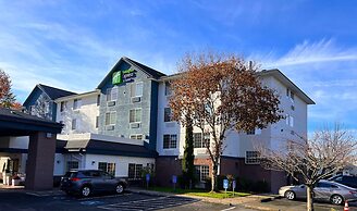 Holiday Inn Express Hotel & Suites Portland-Jantzen Beach by IHG