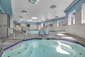 Holiday Inn Express Hotel & Suites Portland-Jantzen Beach by IHG