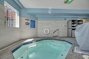 Holiday Inn Express Hotel & Suites Portland-Jantzen Beach by IHG