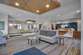 Holiday Inn Express Hotel & Suites Portland-Jantzen Beach by IHG