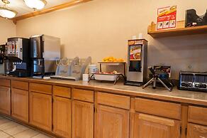 Country Inn & Suites by Radisson, Milwaukee Airport, WI