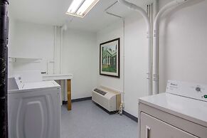 Clarion Pointe Charlottesville