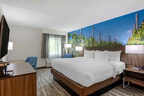 Clarion Pointe Charlottesville