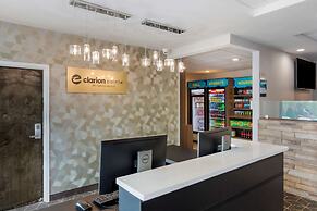 Clarion Pointe Charlottesville