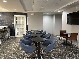 Clarion Pointe Charlottesville