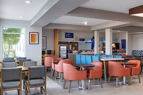 Holiday Inn Express Redding North by IHG