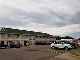 Bilmar Inn & Suites Dell Rapids
