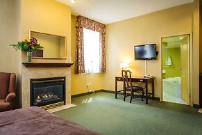 Peterborough Inn & Suites Hotel