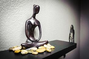 Peterborough Inn & Suites Hotel