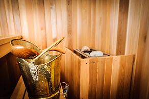 Peterborough Inn & Suites Hotel