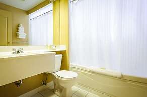 Peterborough Inn & Suites Hotel