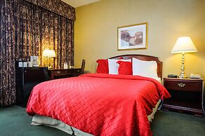 Peterborough Inn & Suites Hotel