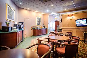 Peterborough Inn & Suites Hotel