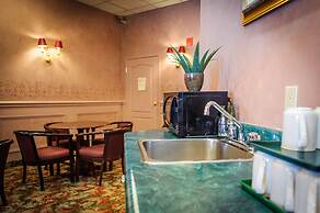 Peterborough Inn & Suites Hotel