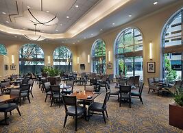 Hilton Indianapolis Hotel & Suites