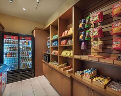 Hilton Indianapolis Hotel & Suites