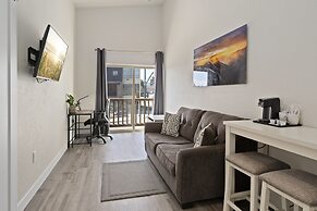 Cedar Street Hotel and Suites