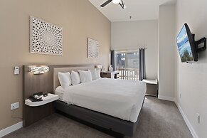 Cedar Street Hotel and Suites