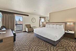 Cedar Street Hotel and Suites