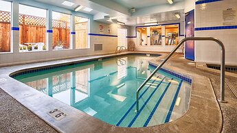 Executive Residency by Best Western Navigator Inn & Suites