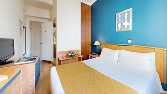 Lucy Hotel